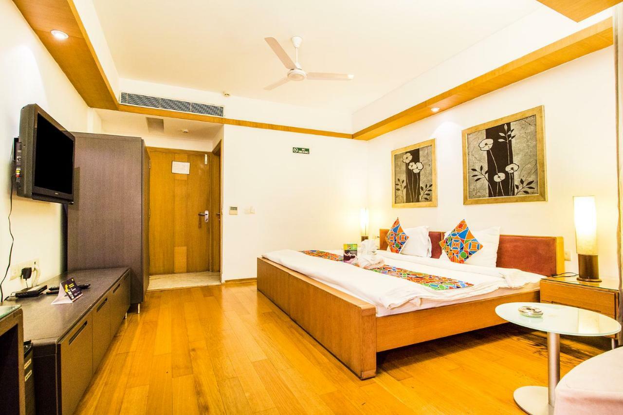 Fabhotel Raj Darbar Gurgaon Exterior foto