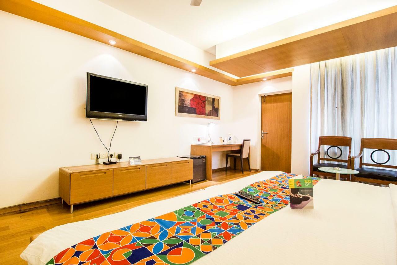Fabhotel Raj Darbar Gurgaon Exterior foto