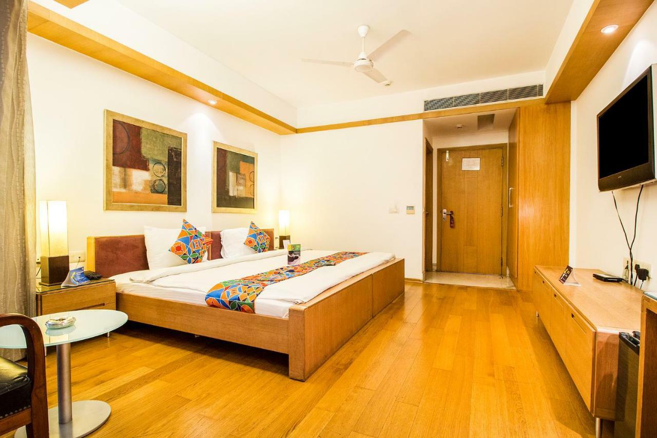 Fabhotel Raj Darbar Gurgaon Exterior foto