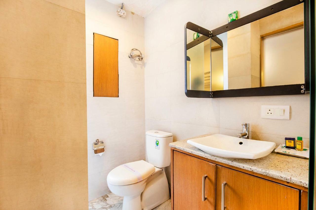 Fabhotel Raj Darbar Gurgaon Exterior foto